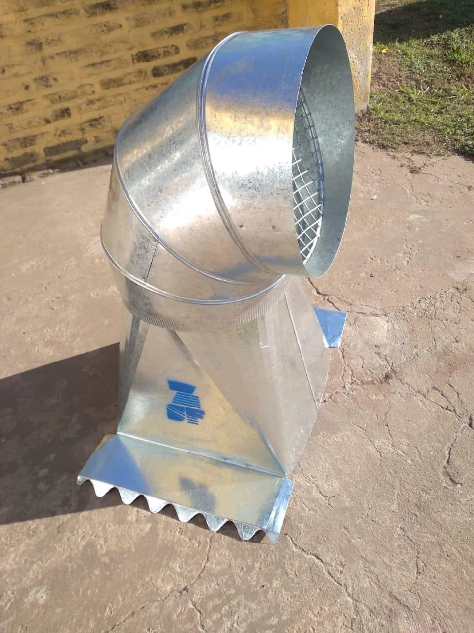 Curva articulada de chapa galvanizada con base
